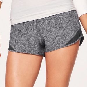 Lululemon Hotty Hot 2.5” Shorts